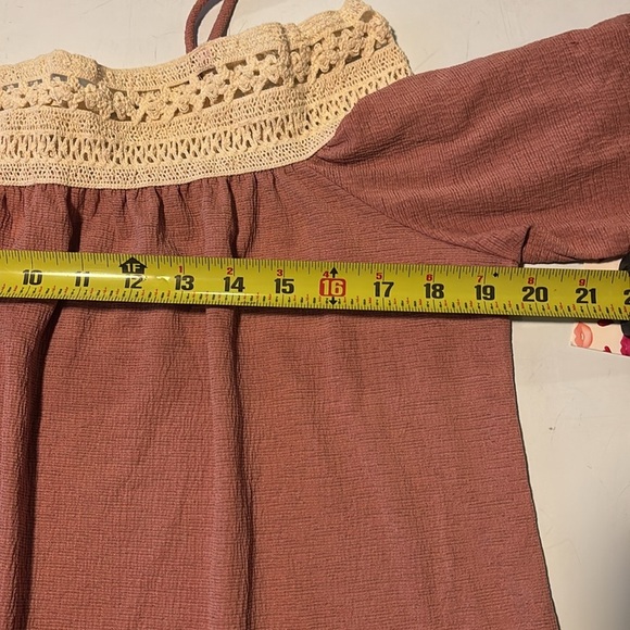 Free kisses Women's Off-Shoulder Top - Picture 3 of 5